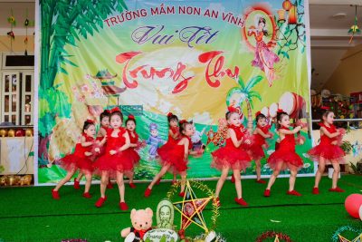 Trẻ vui trung thu 2023